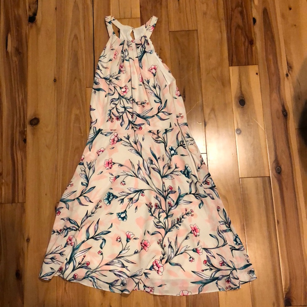 Beautiful casual floral dress.